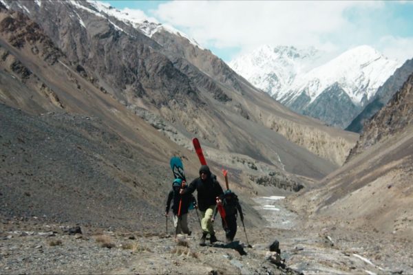 sam favret accompagné de Léo Slemett et de Julien Herry dans la vallée de Hunza au Pakistan