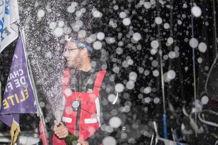 Thomas Cardrin fête sa place au champagne à l'arrivée