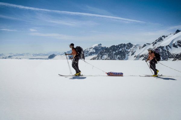 Femmes en ski de randonnée