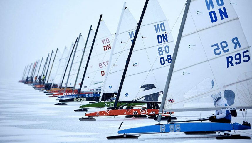 départ régate voile sur glace ou ice sailing en anglais