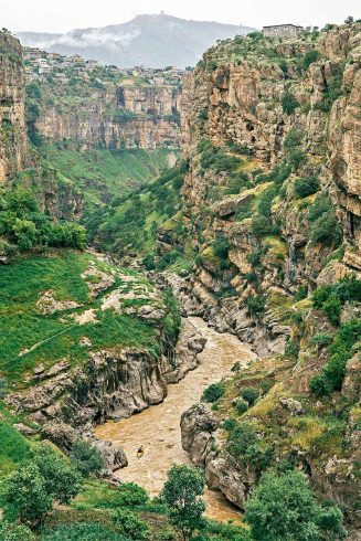 Nabil Musa, activiste pour l'environnement, gère un affluent sur la rivière Rawanduz en Iraq.