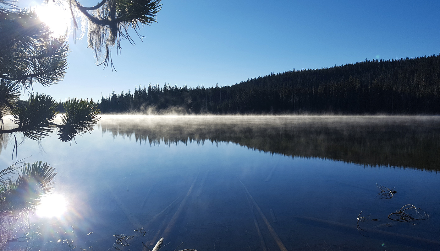 Mi. 1918, Oregon - Brume sur Bobby Lake au petit matin.