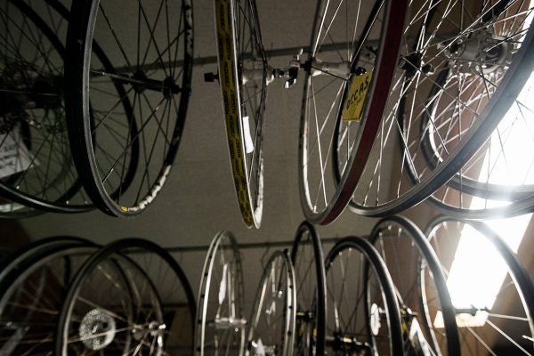 Ensemble de roues de vélos vintages.