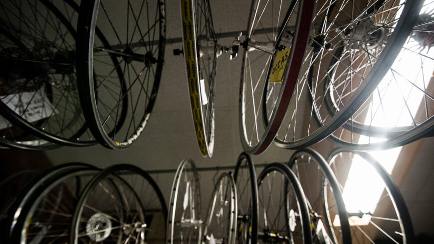 Ensemble de roues de vélos vintages.