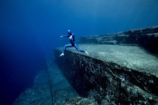 Guillaume Nery en apnée dans l'Atlantide Japonais : Yonaguni