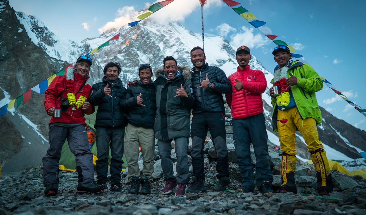 Nims Dai et son équipe sur les pentes du K2