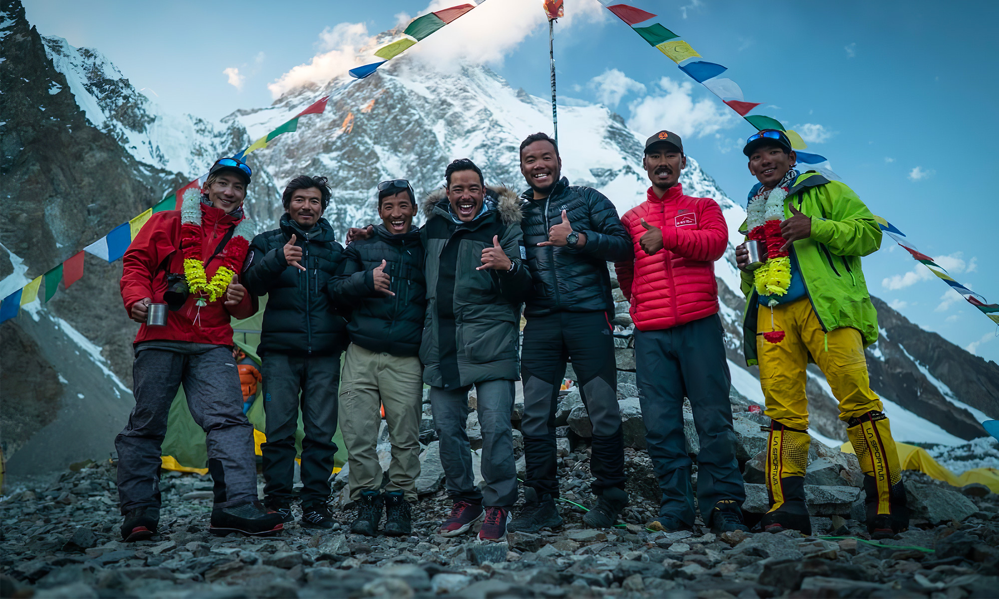 Nims Dai et son équipe sur les pentes du K2