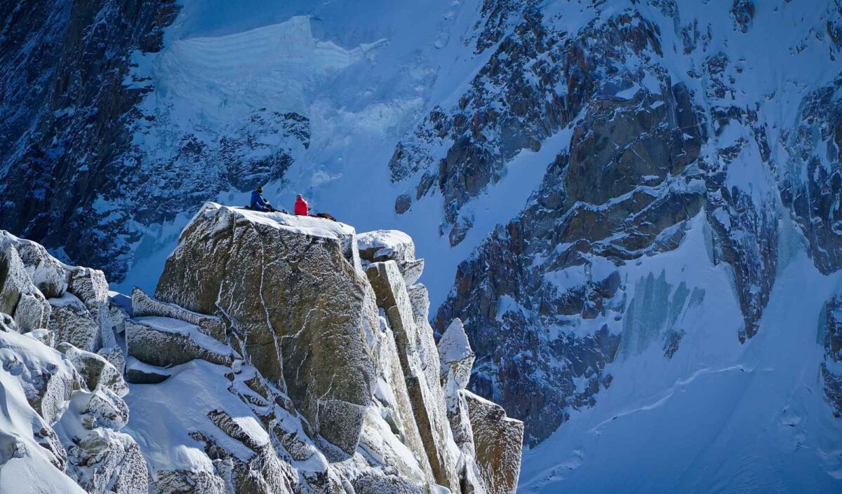Alpinistes au sommet