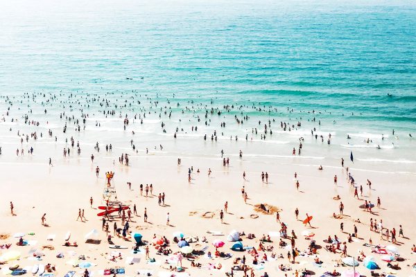 Plage bondée