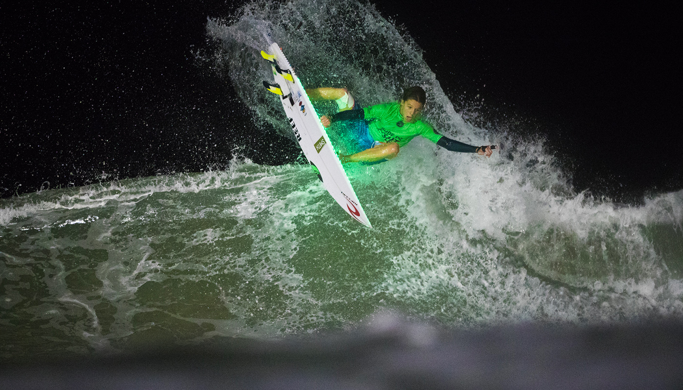 Surf de nuit à Anglet