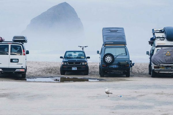 Vans sur la plage