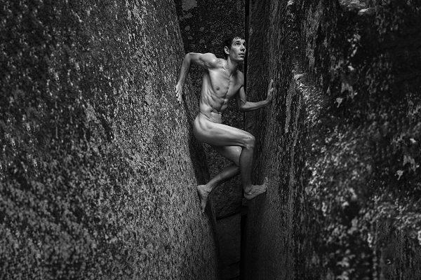 Alex Honnold posant pour ESPN Body 2019