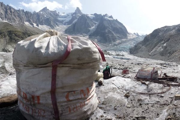 Déchets de chantier en montagne, Alpes Mer de glace