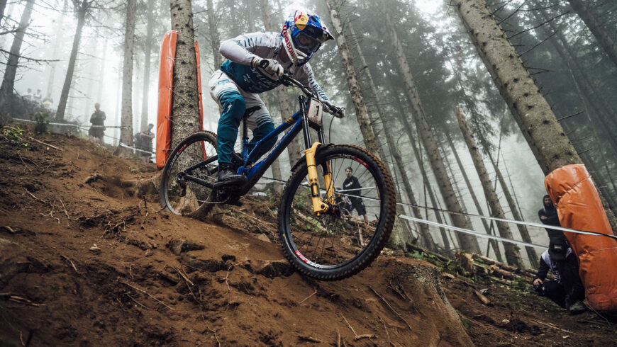 Loic Bruni en pleine descente