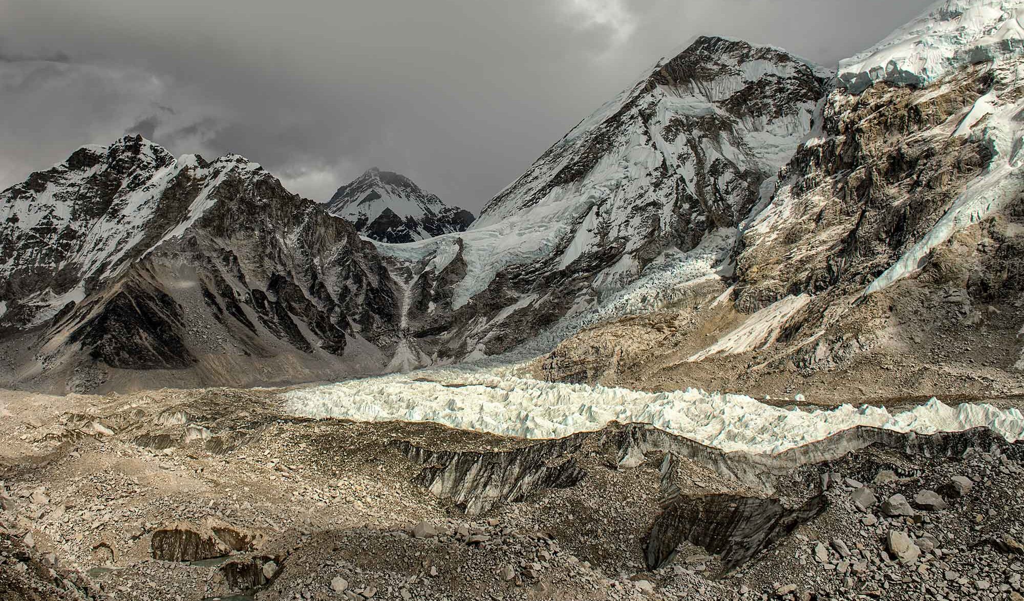 Camp de base de l'Everest, cascade de glace du Khumbu