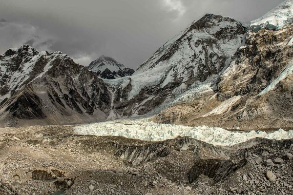 Camp de base de l'Everest, cascade de glace du Khumbu