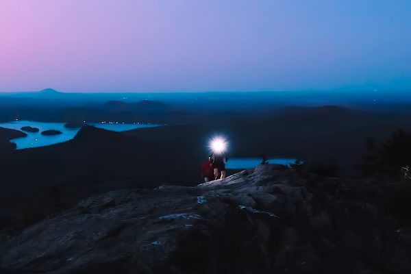 Coureurs dans la nuit