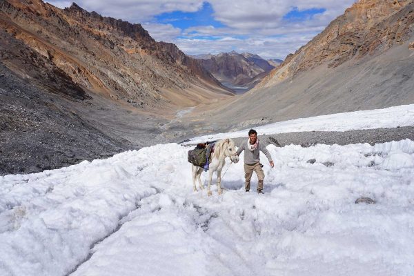 An Himalayan Adventure - Eliott Schonfeld