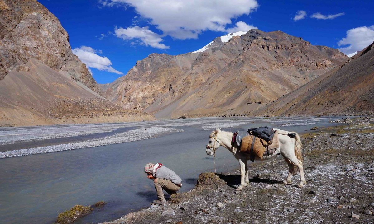 An Himalayan Adventure - Eliott Schonfeld