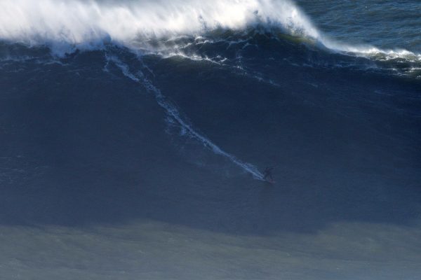 Justine Dupont à Nazaré