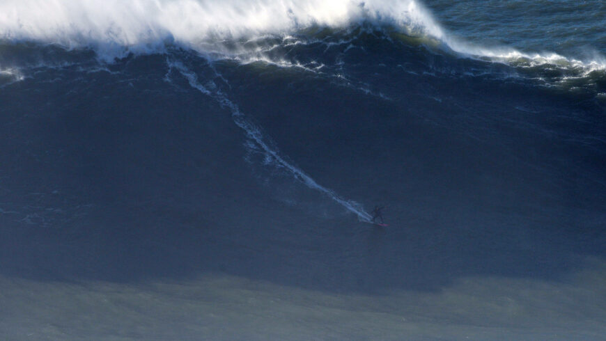 Justine Dupont à Nazaré