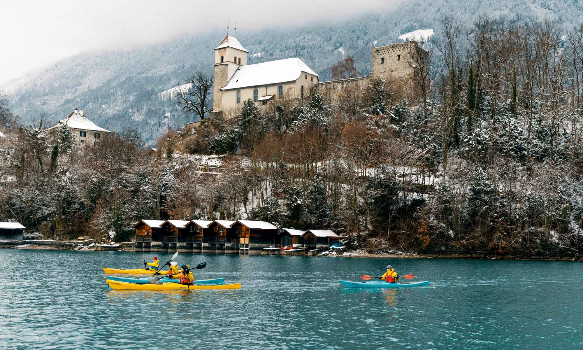 Kayak sur le lac de Brienz, Suisse