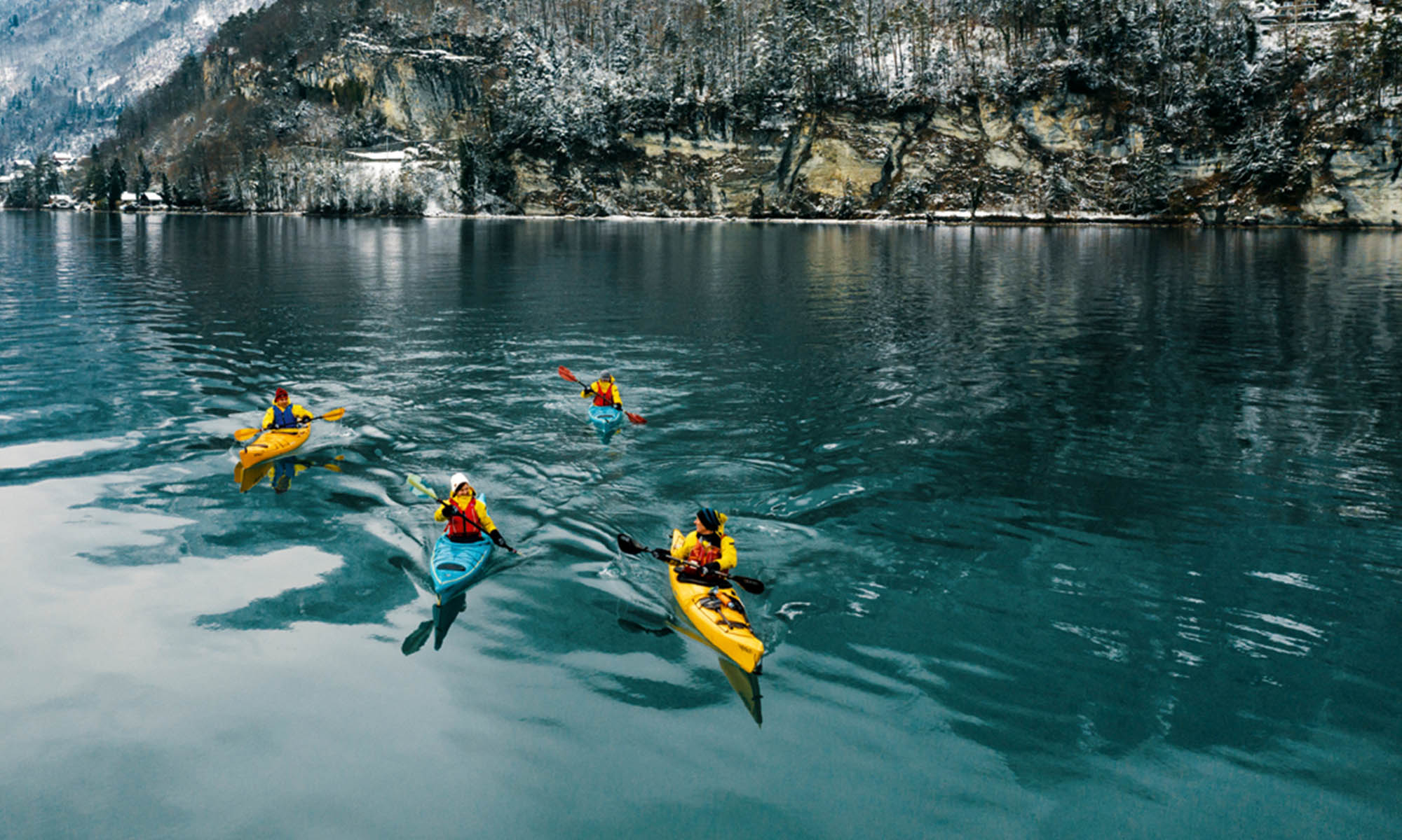 Kayak sur le lac de Brienz, Suisse