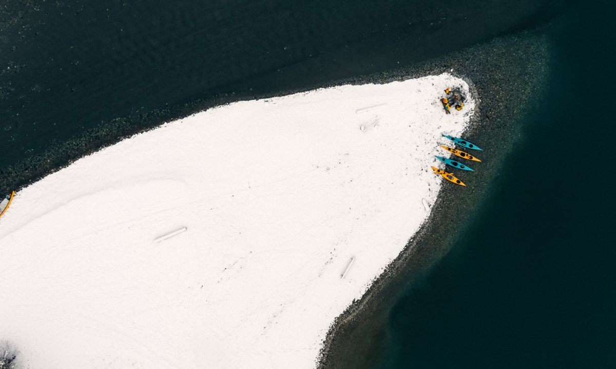 Kayak sur le lac de Brienz, Suisse