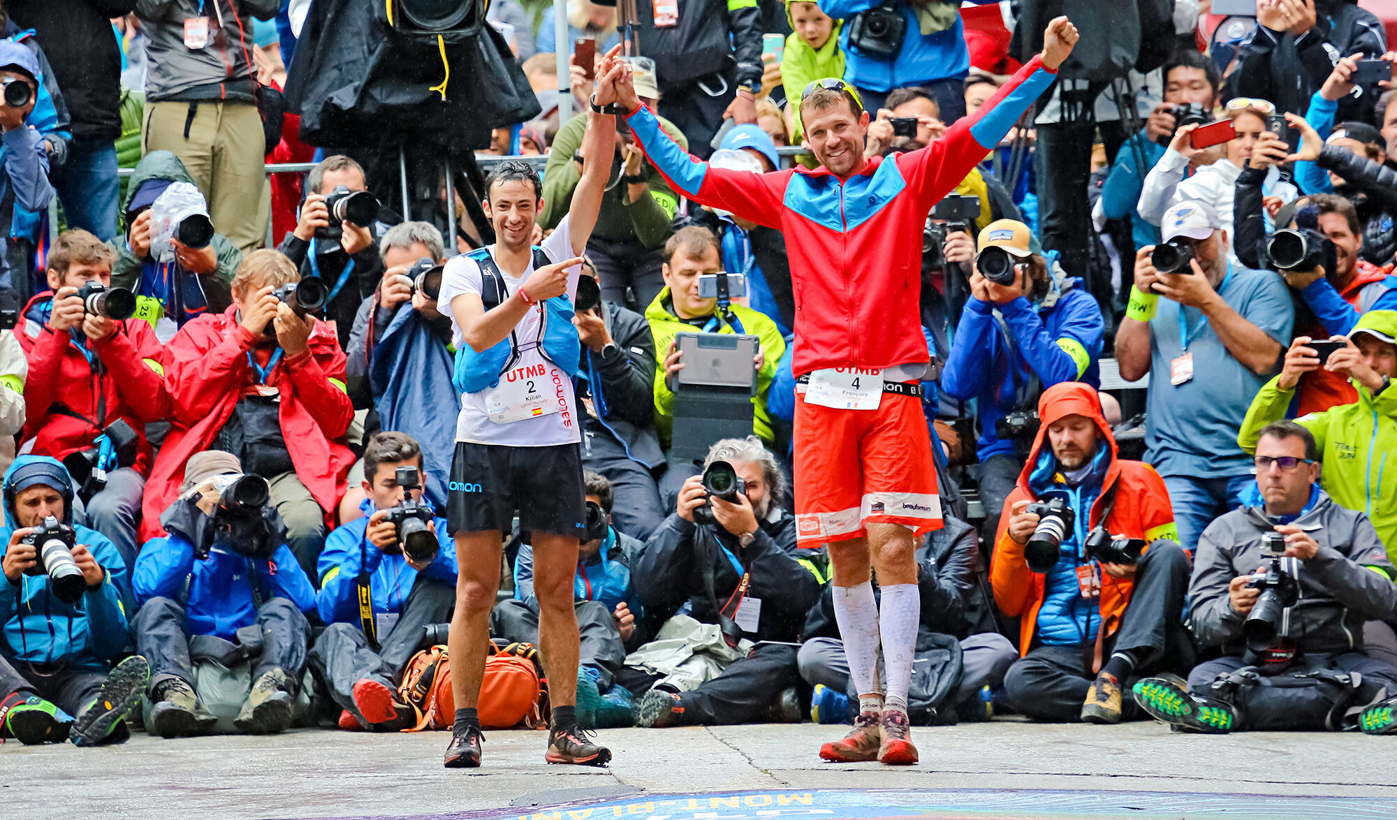 Kilian Jornet et François D'Haene à l'arrivée de l'UTMB 2017
