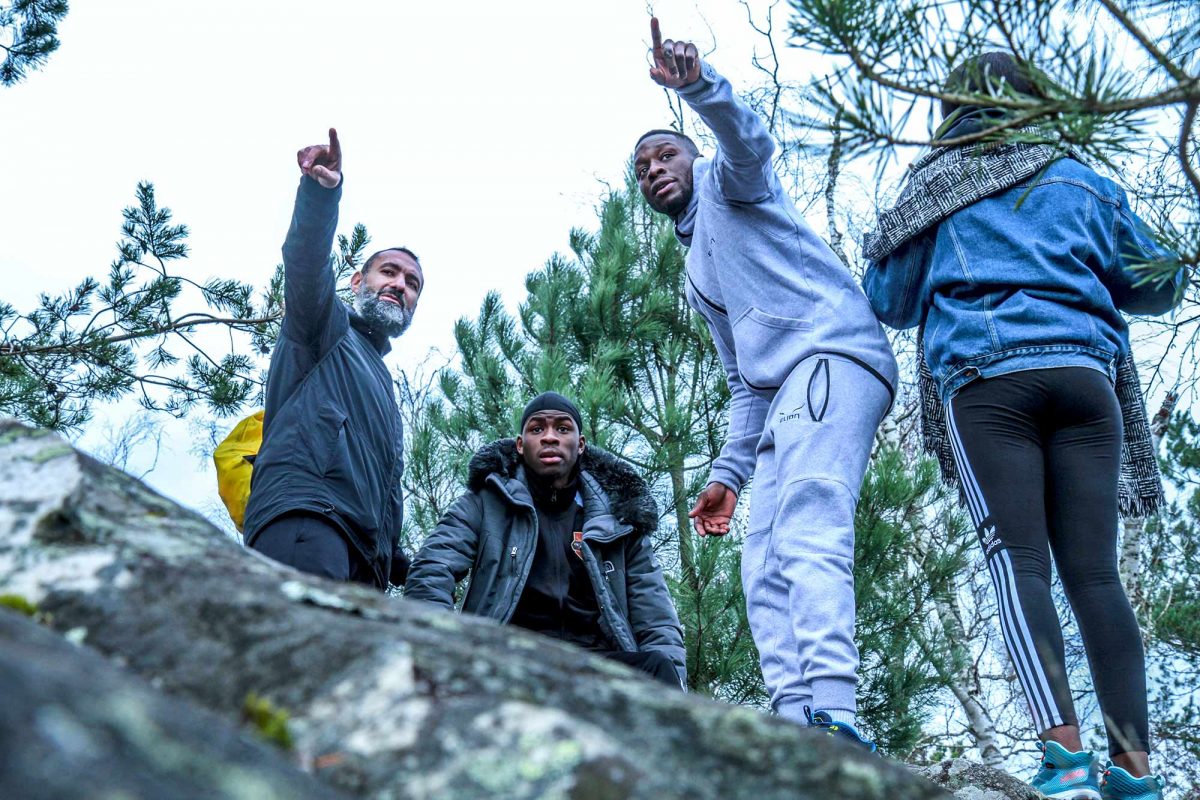 Les jeunes de l'association APART dans la forêt de Fontainebleau