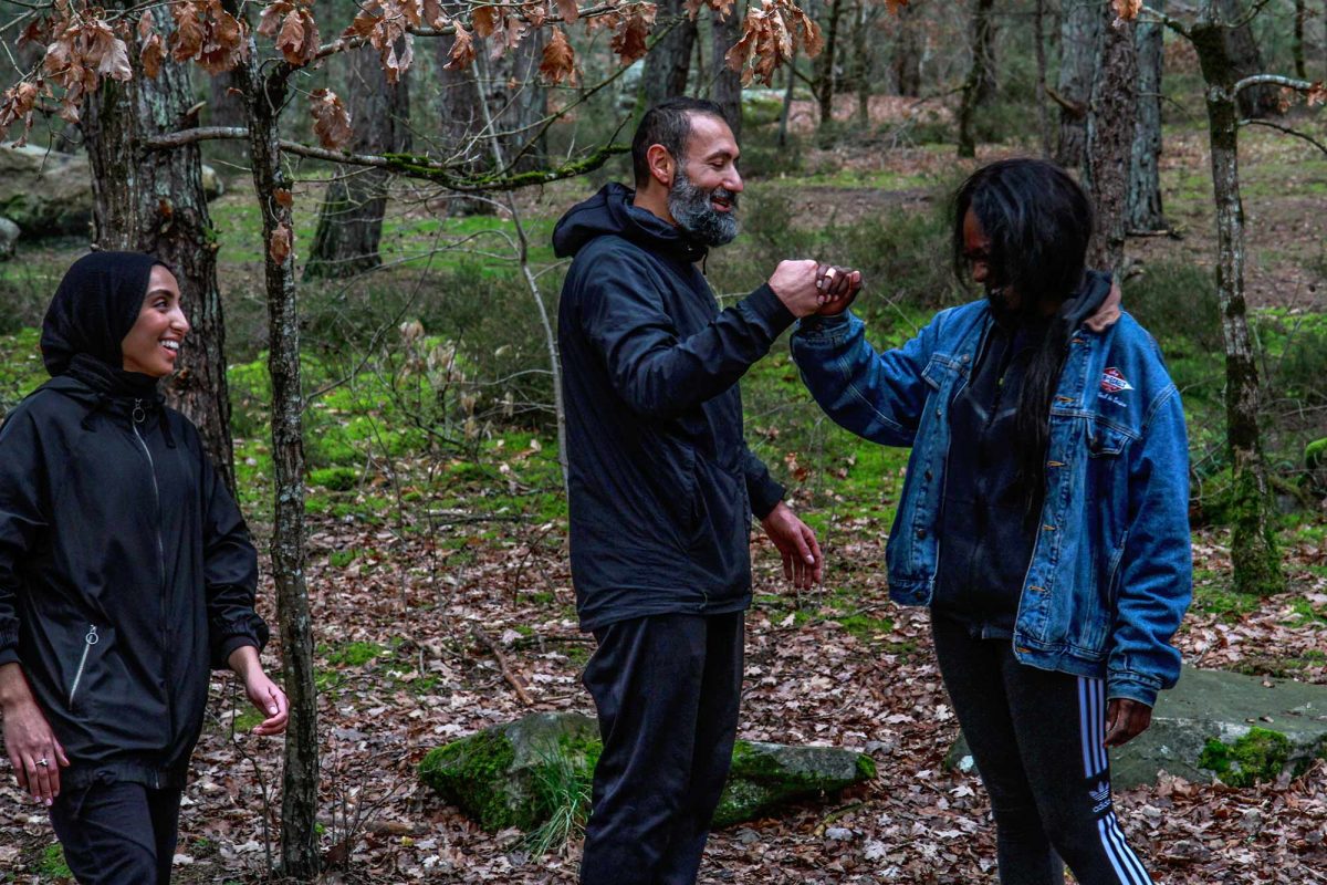 Les jeunes de l'association APART dans la forêt de Fontainebleau