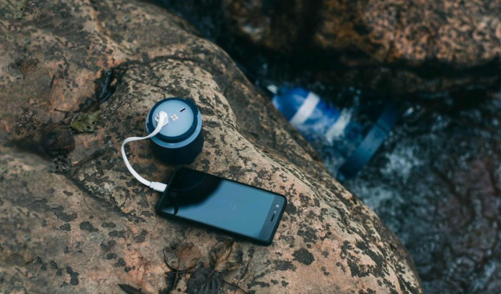 Enomad Uno : recharger sa batterie viar une centrale hydroélectrique portable