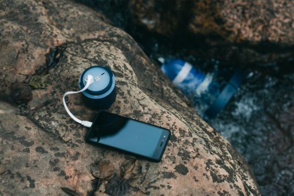 Enomad Uno : recharger sa batterie viar une centrale hydroélectrique portable