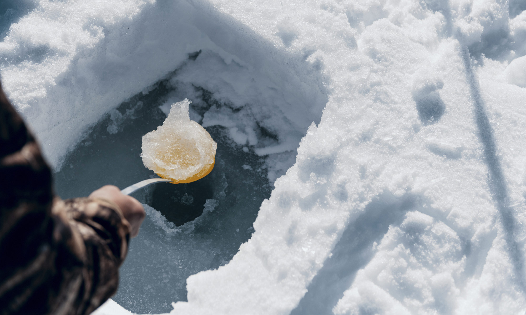 Pêche au trou sur les lacs gelés de Melchsee-Frutt