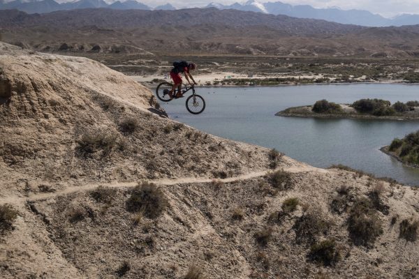 Fred Horny en VTT au Kirghizistan 2019 (Richard Bord)