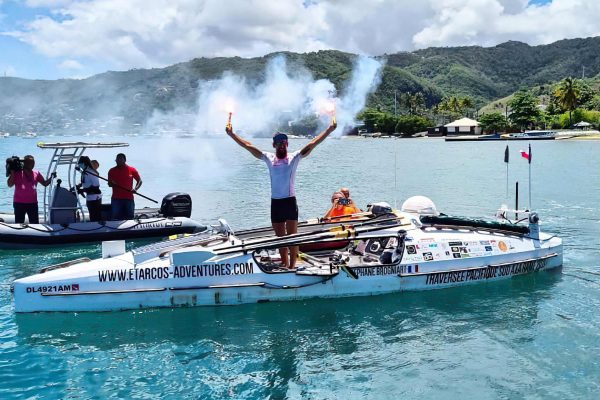 Stéphane Brogniart à l'arrivée de sa transatlantique à la rame