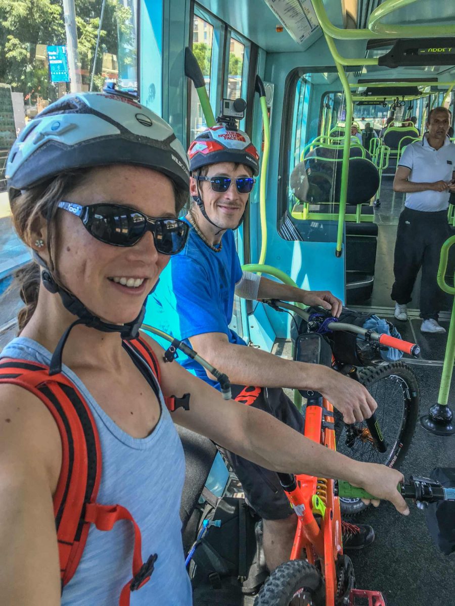 Caroline Ciavaldini et James Pearson