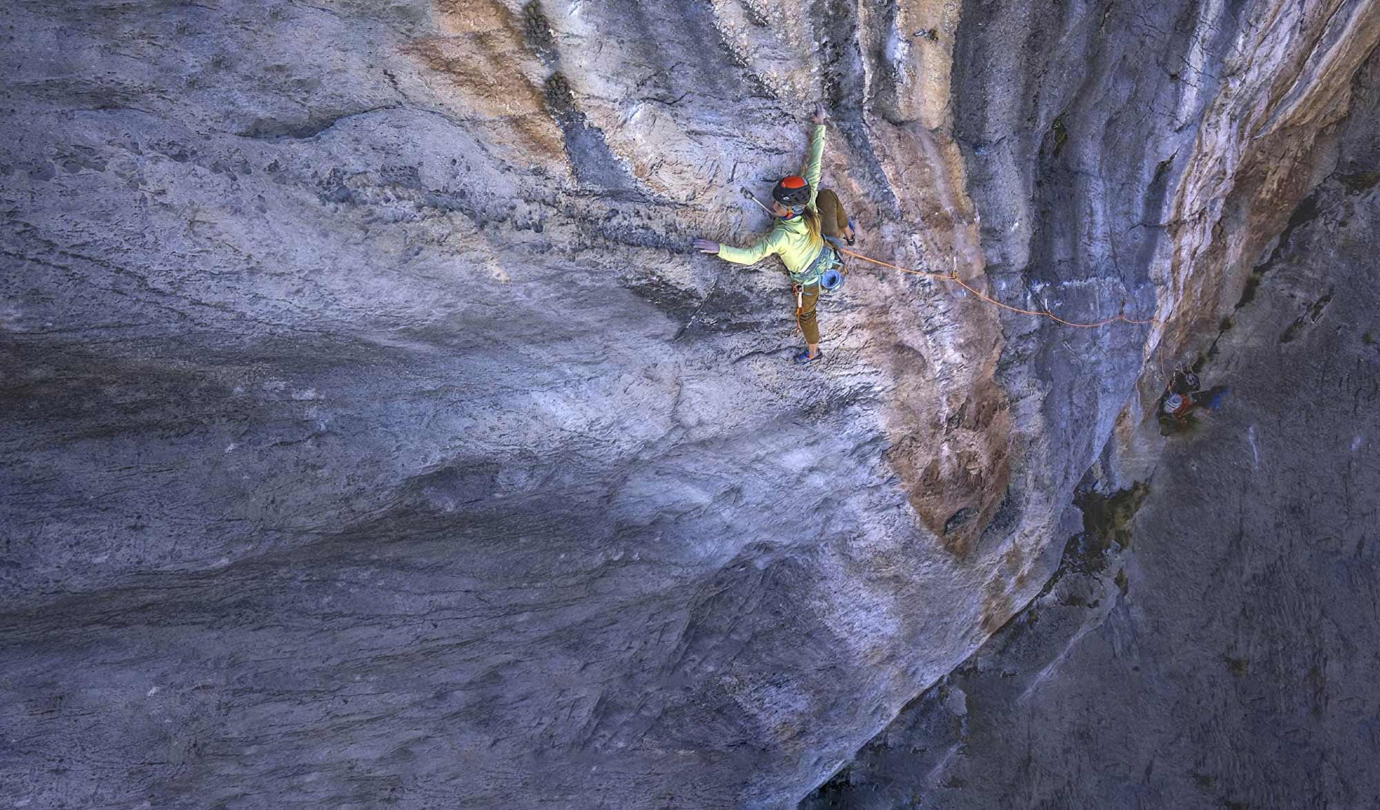 Kuntur Sayana - Bolting and climbing a perfect line in Peru