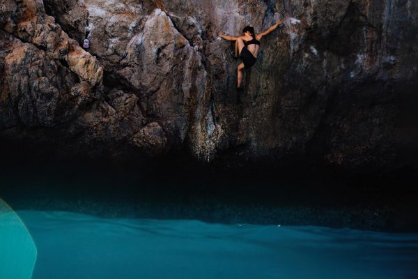 Guide de l’escalade au-dessus de l’eau, ou la grimpe en mode été