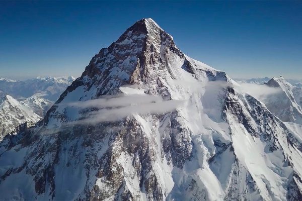 Prise de vue du K2 par un drone