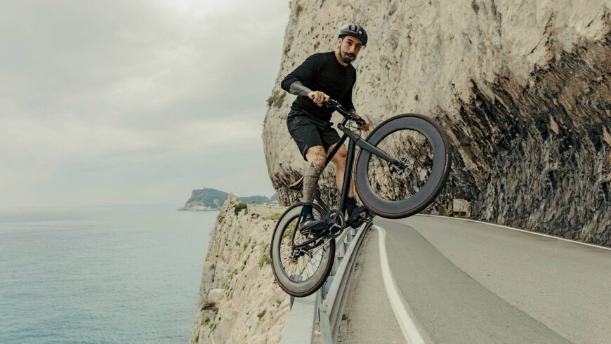 Vittorio Brumotti le cycliste italien qui traque les trafiquants de drogue