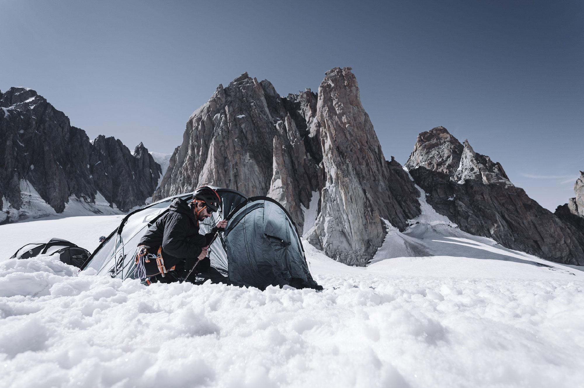 L'ancre à neige, l'arme absolue du bivouac hivernal