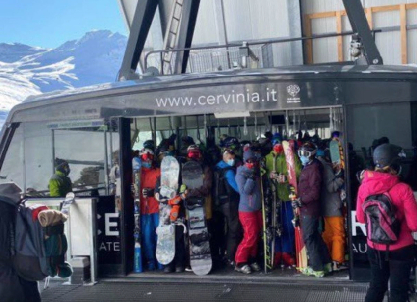 Toutes les stations de ski italiennes fermées pour lutter contre la pandémie. Cervinia