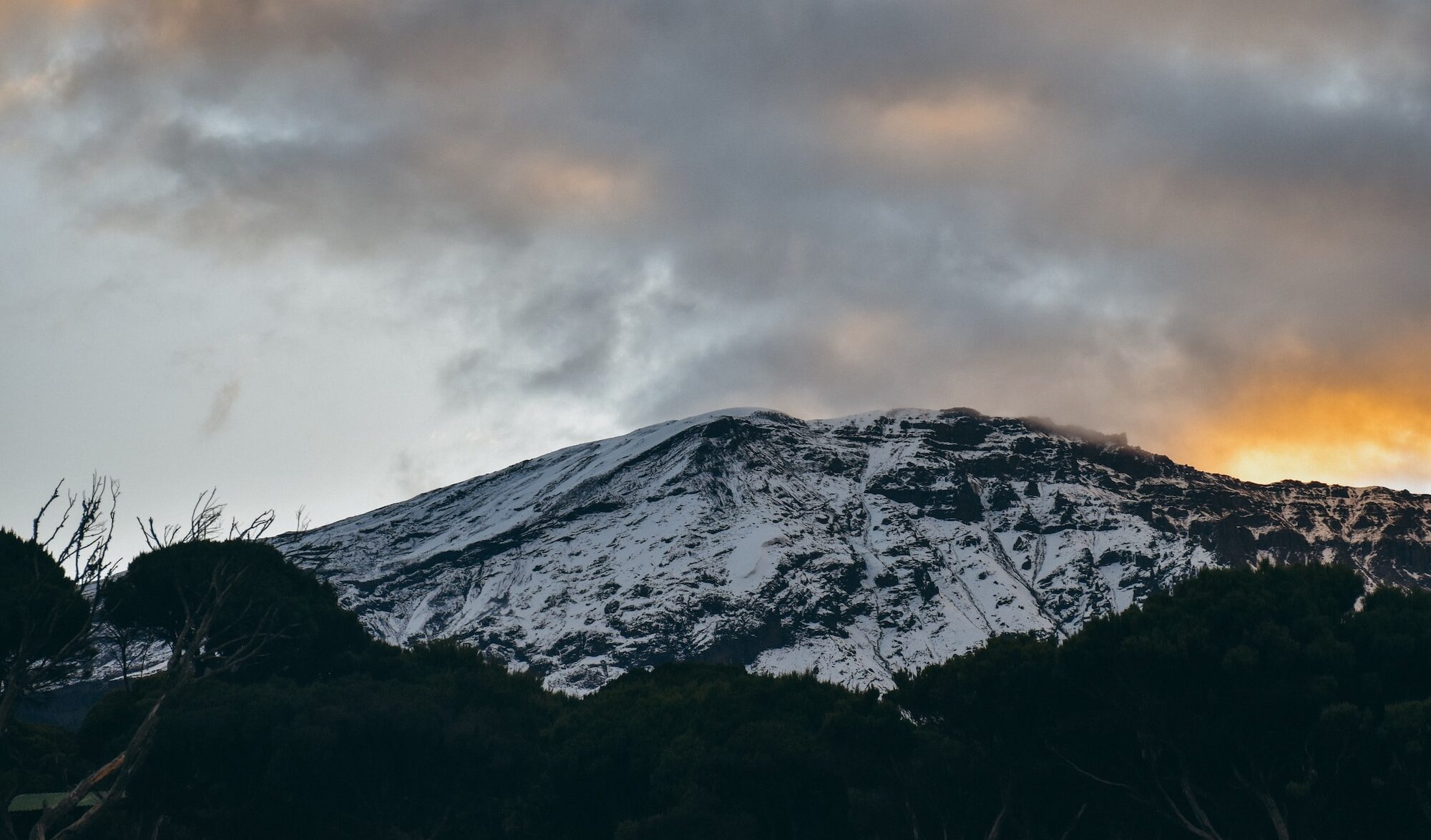 le Kilimandjaro est en feu