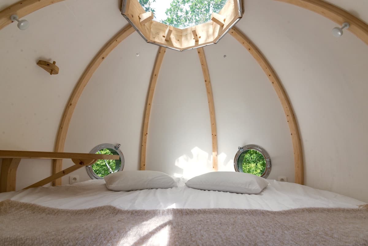 Cabane jacuzzi "Plume", nuit insolite proche Paris