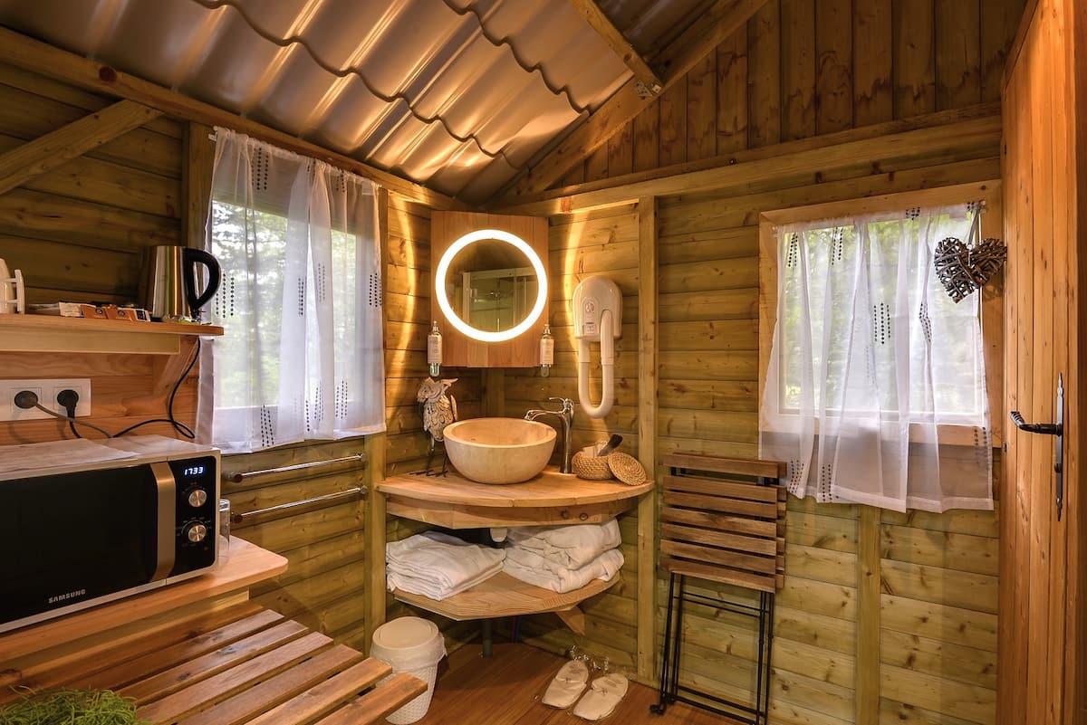 Cabane jacuzzi "Plume", nuit insolite proche Paris
