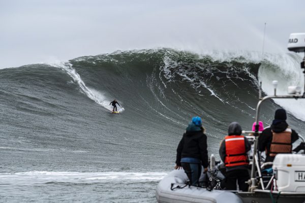 Mavericks Big Waves ski