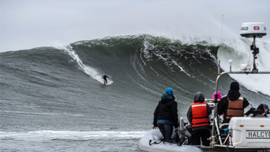 Mavericks Big Waves ski