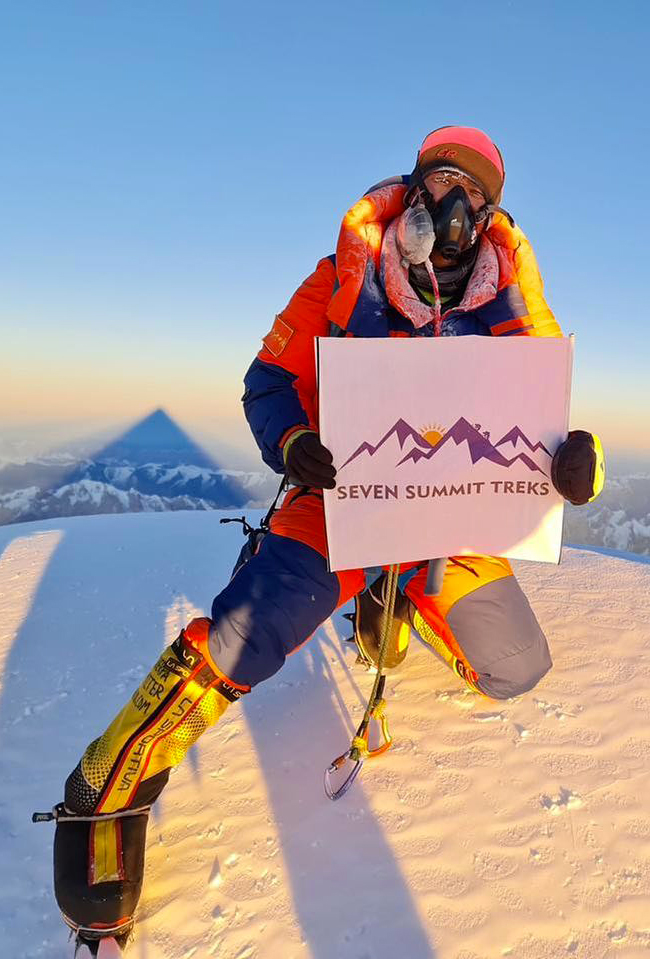 Sona Sherpa au sommet du K2