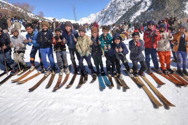 Zom Connection - Au Pakistan, ces enfants formés au ski et au sauvetage